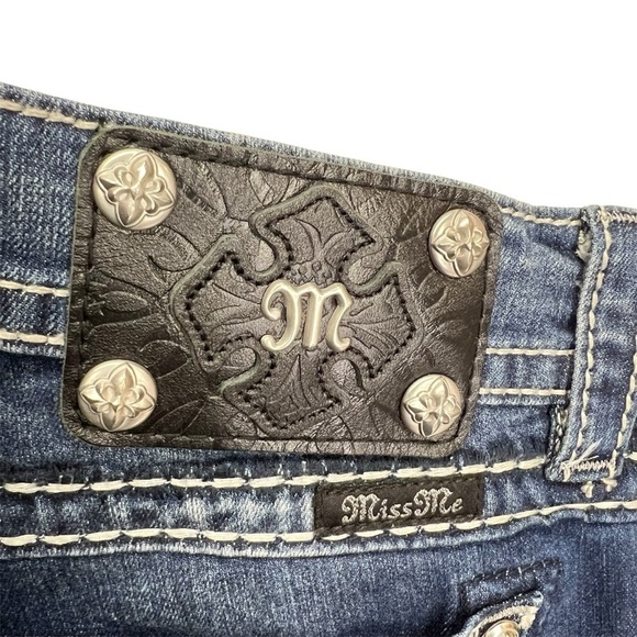 Miss Me Jeans Bootcut Size 28/6 Fleur De Lis Blue Denim Studded Sequins EUC - Picture 6 of 11
